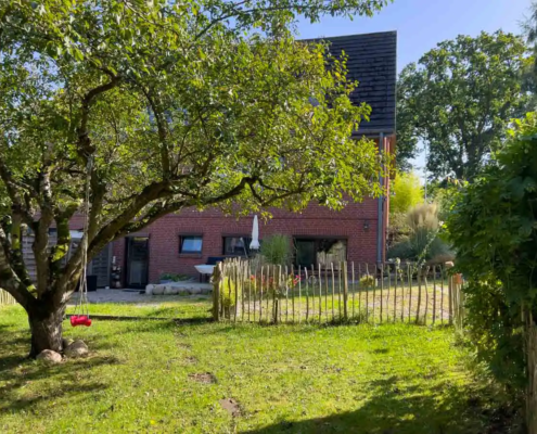 Ferienwohnung_Kabelhorst_Blick_vom_Garten_auf_Eingang